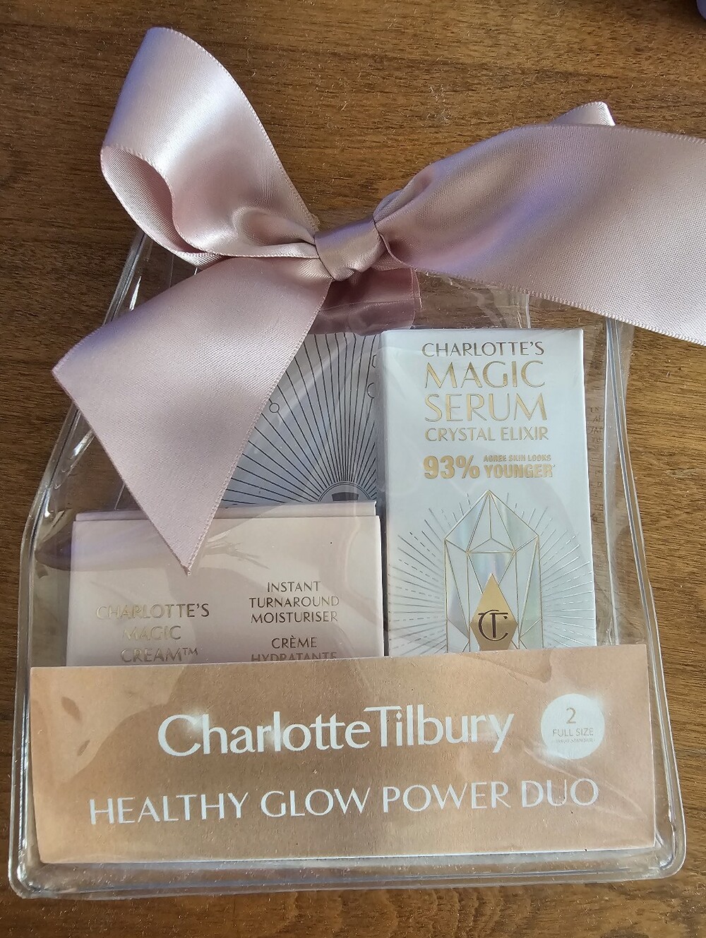Charlotte Tilbury Pink Bow Gift Set with Magic Cream & Magic Serum